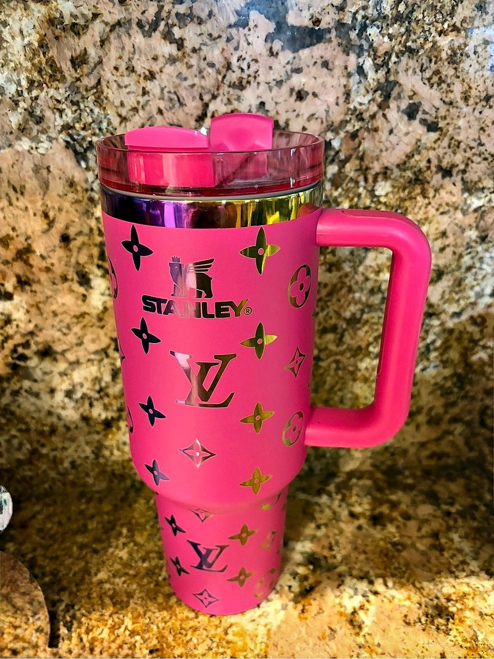 Stanley Quencher H2.0 FlowState Tumbler 40 oz Pink